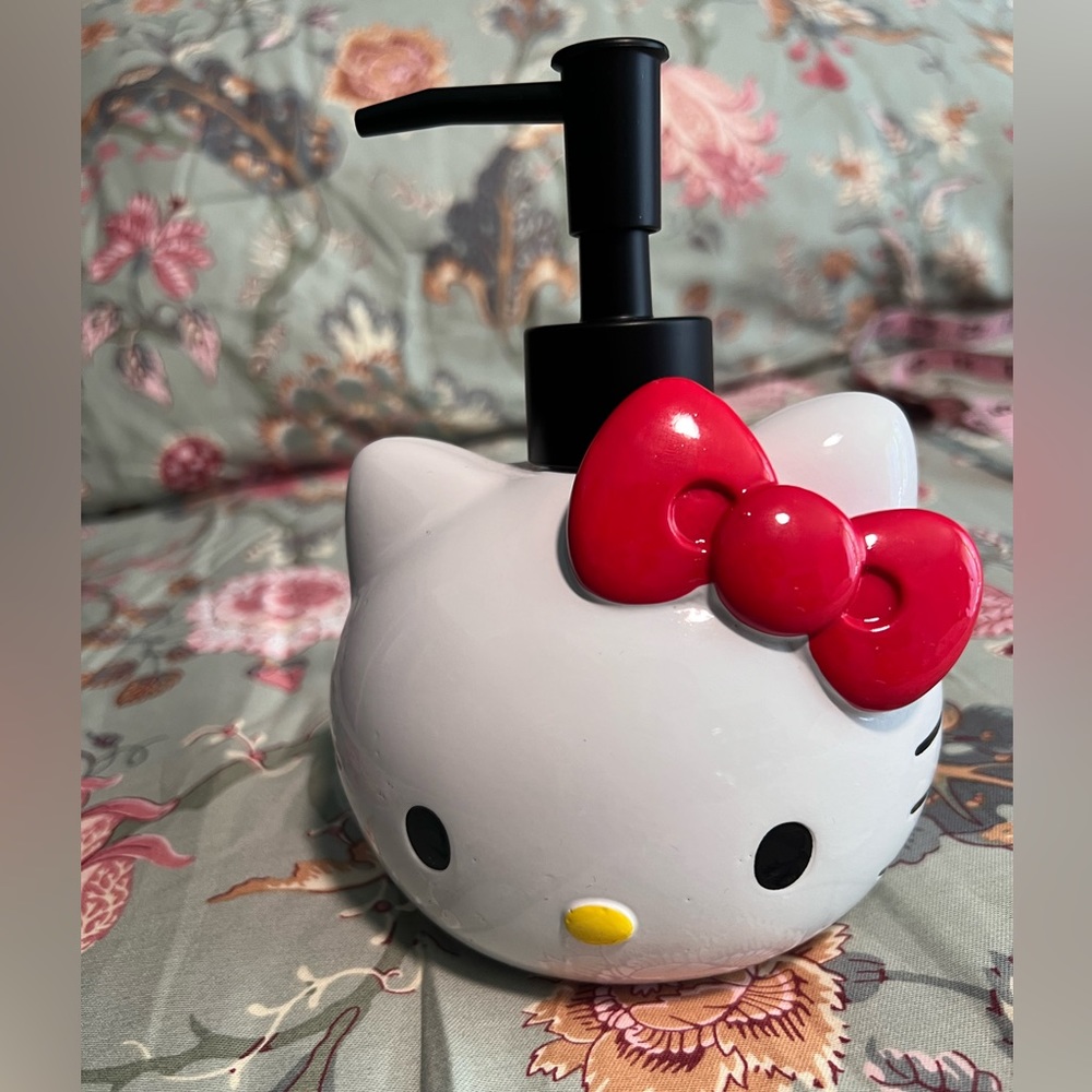 Hello Kitty Sanrio Red Bow Soap Dispenser